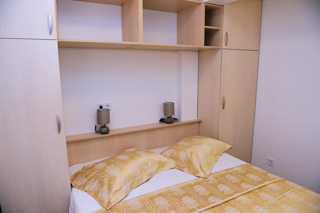 Apartments Zdjelar Пореч Экстерьер фото