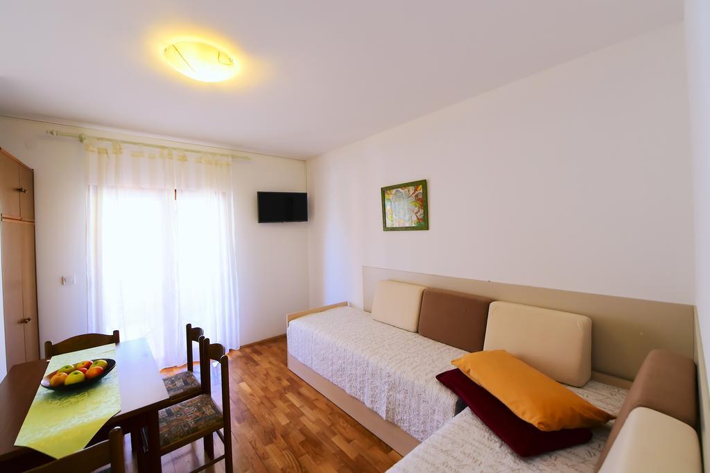 Apartments Zdjelar Пореч Экстерьер фото