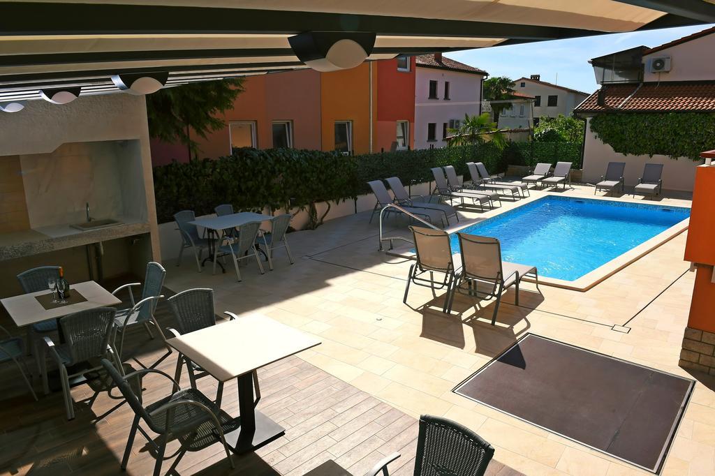 Apartments Zdjelar Пореч Экстерьер фото