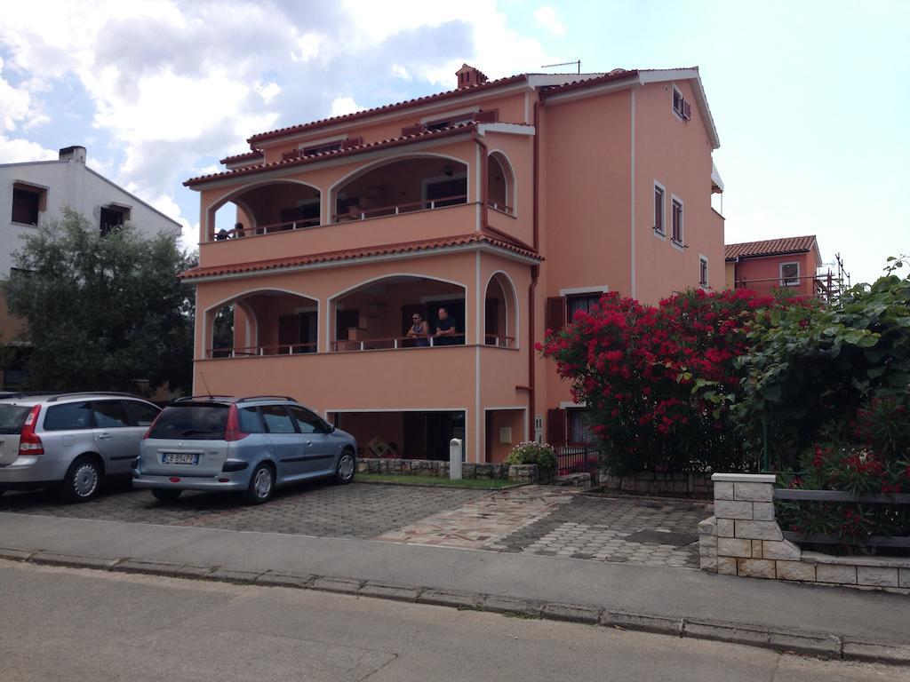 Apartments Zdjelar Пореч Экстерьер фото